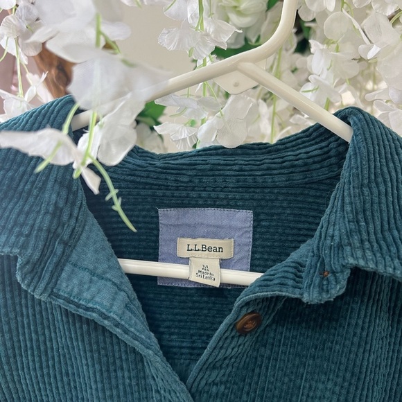 L.L. Bean VINTAGE Blue Button Down - Picture 4 of 9